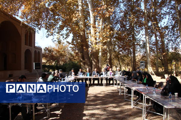نشست خبری ششمین جشنواره قرمه مهریز در باغ جهانی پهلوان پور