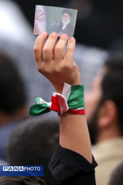 دیدار هزاران نفر از دانش‌آموزان و دانشجویان با رهبر انقلاب