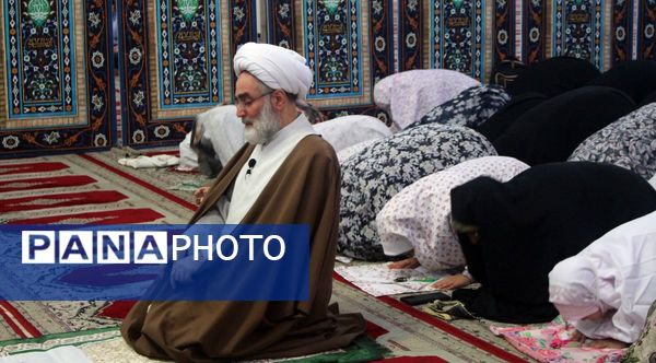 تجمع معنوی مادران و دختران در مصلی رشت