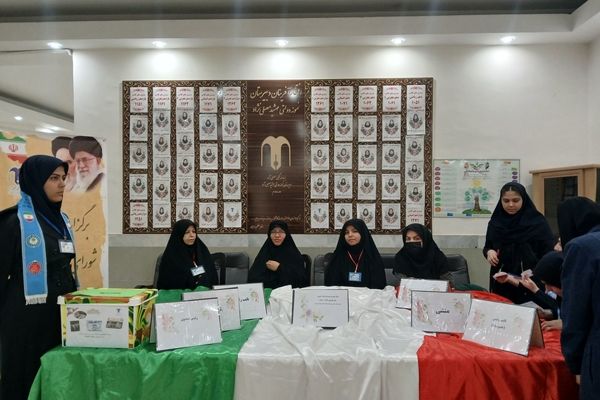 انتخابات شورای دانش اموزی در دبیرستان مهشید مصلی نژاد