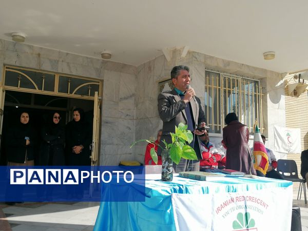 نواختن زنگ زلزله در دبیرستان کوشش شهرستان فاروج 