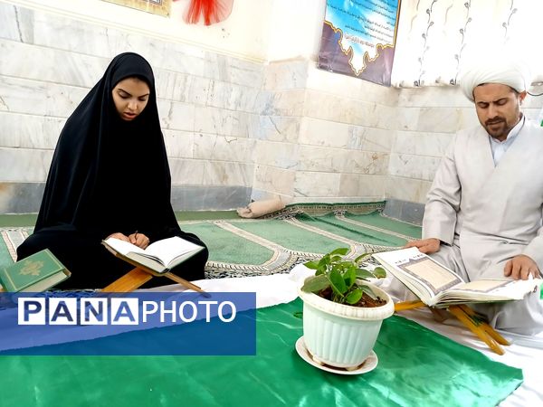 برپایی محفل قرآنی در دبیرستان دارالزهرا(س) قم