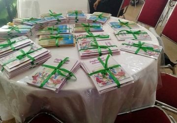 رونمایی از دو کتاب دانش‌آموزان مینابی