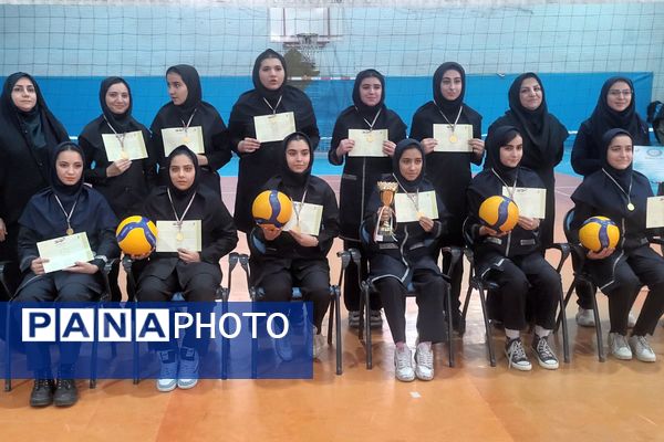 اختتامیه مسابقات والیبال دانش‌آموزان دختر مدارس شهرستان قرچک