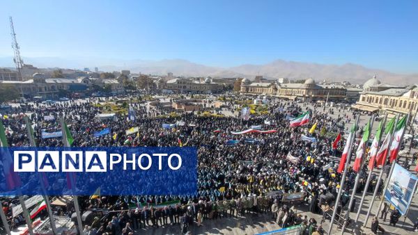 حضور پررنگ پیشتازان، جلوه‌ای از نشاط و بصیرت دانش‌آموزی در سیزده آبان