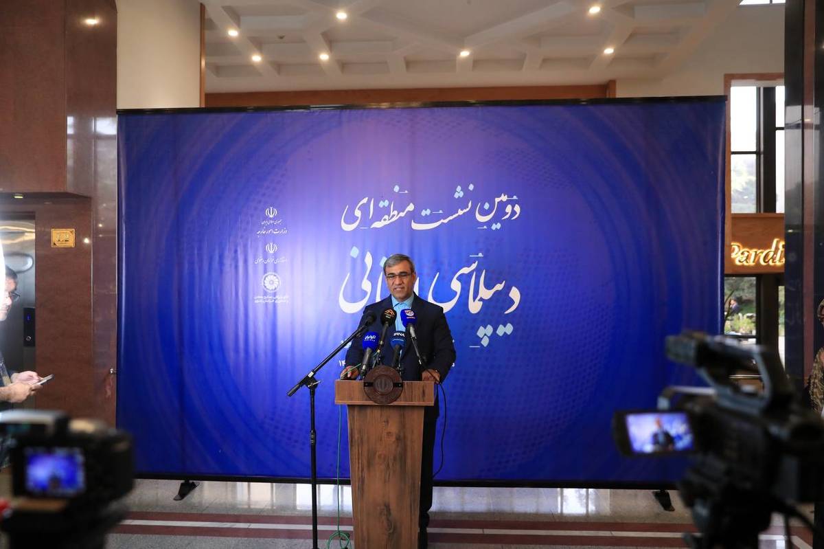 ظرفیتهای عظیم شرق کشور، بستر صادرات و سرمایهگذاری مشترک است