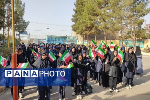 آغاز سال تحصیلی جدید و گرامیداشت هفته دفاع مقدس در دبیرستان شهید مجید دهنوی نیشابور