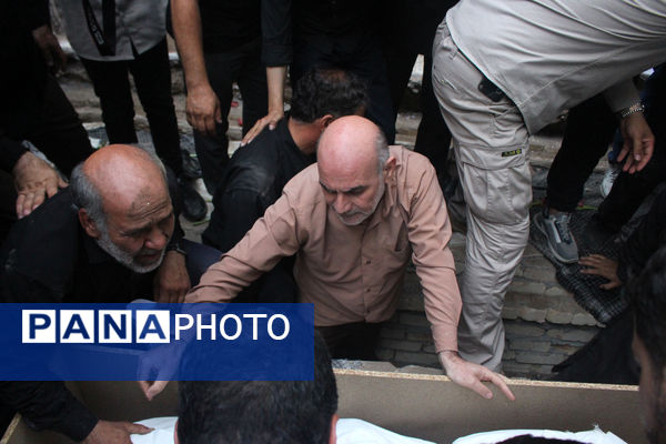 خاکسپاری نوجوان شهید «محمدحسین خاکی» در گلزار شهدای قم