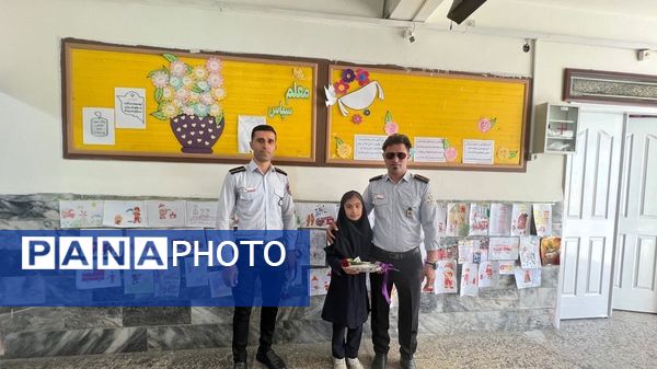 نور امید در دل آتش تجلیل از قهرمانان مدرسه مهندس رحمانی فرد در روز آتش‌نشان