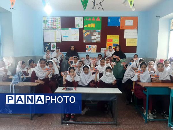 جشن روز دختر در دبستان دخترانه شهید علی‌رضایی