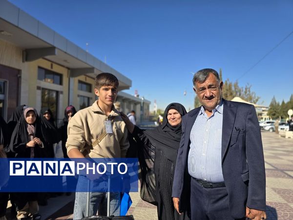 روایت تصویری سفر معنوی دانش‌آموزان عازم حج عمره