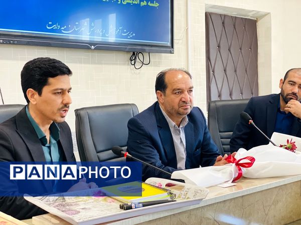 جلسه هم‌اندیشی وتجلیل از خبرنگاران ویژه دختران خبرنگار پانا درسطح شهرستان