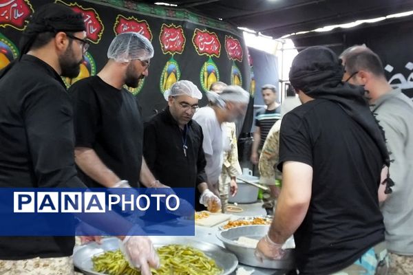 از نگاه معصوم کودک تا اشک پیرمرد؛ روایت عاشقی در موکب «عشاق‌الحسین»