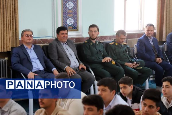 آیین نواخته شدن زنگ نماز در مدارس آذربایجان شرقی با حضور معاون آموزش متوسطه وزارت آموزش و پرورش