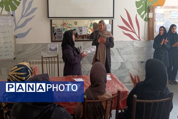 اولین  مجمع عمومی انجمن اولیاء و مربیان در دبیرستان شهید مجید دهنوی 