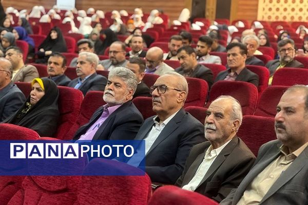 همایش بزرگ تجلیل از معلمان برتر و سرآمد در رودهن 