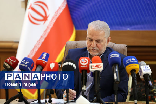نشست خبری ارائه اقدامات و عملکرد وزارت راه و شهرسازی در حوزه سفرهای نوروزی 1403