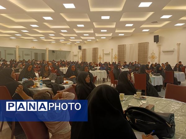  مجمع انجمن اولیا و مربیان در  دبیرستان شاهد ارض اقدس 