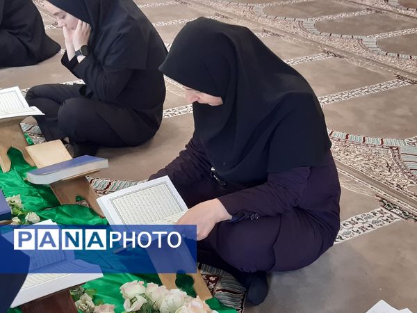 برگزاری محفل انس با قرآن در دبیرستان نور اردبیل