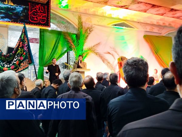 اجتماع عزاداران در جوار امامزاده سید حمزه کاشمر به مناسبت شام غریبان
