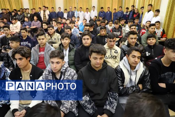 حضور وزیر کشاورزی در مراسم صبحگاهی هنرستان کشاورزی تبریز