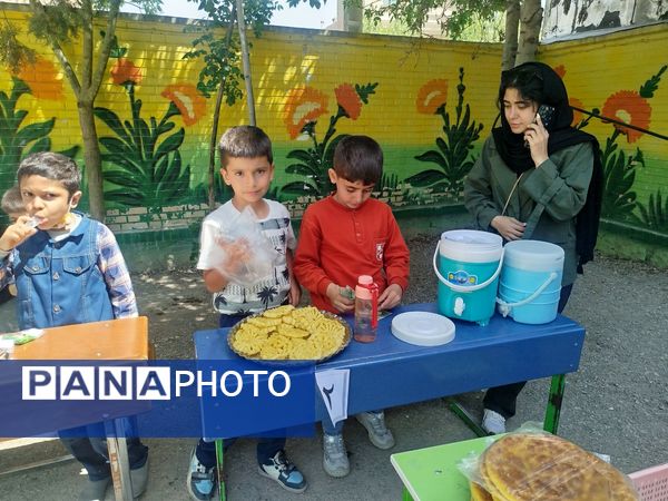 برگزاری بازارچه درون مدرسه‌ای در دبستان مبین شیروان
