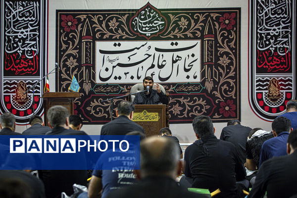 مراسم احیاء شب عاشورا در مسجد مقدس جمکران