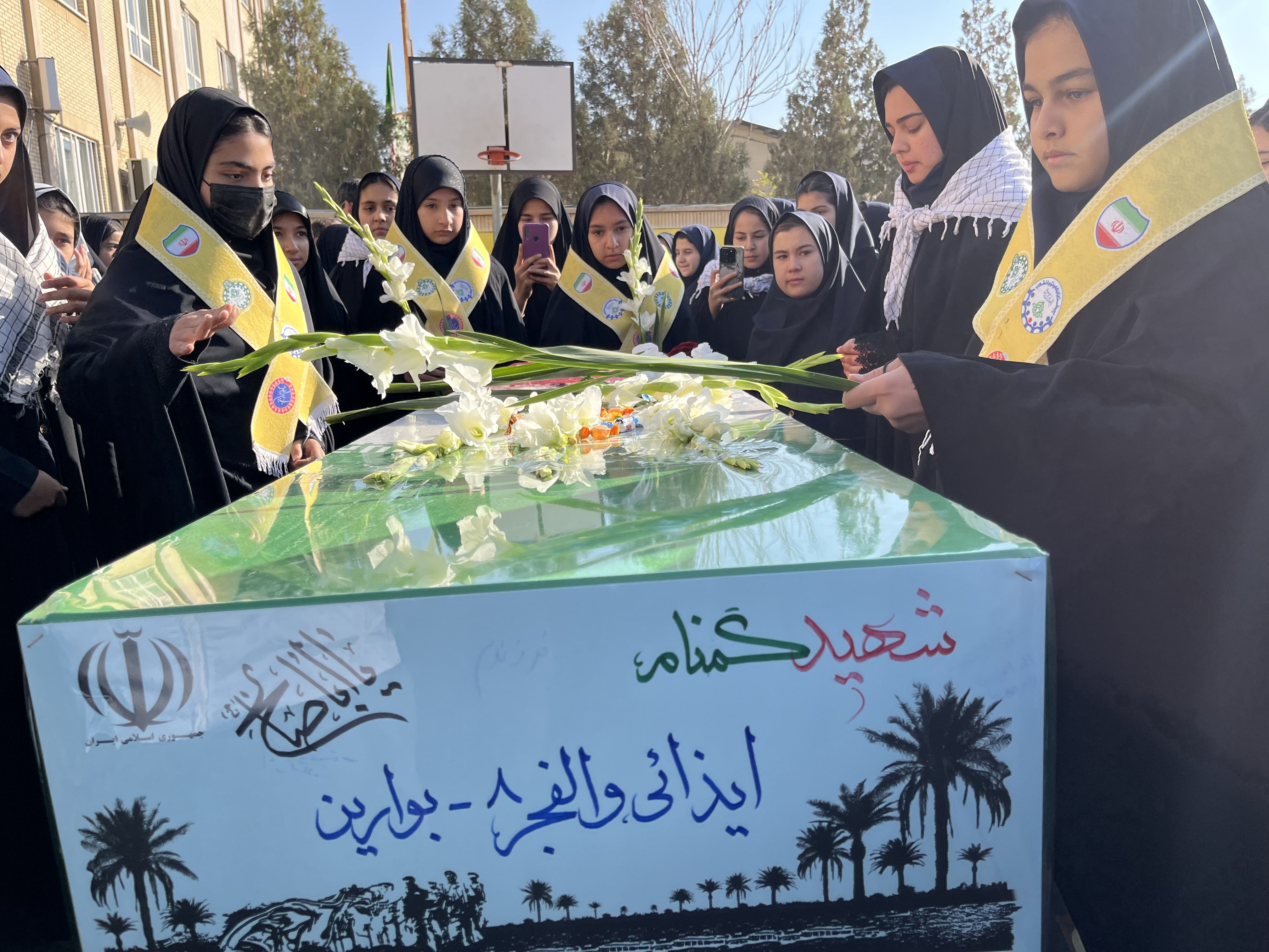 پایان مسیر عاشقی با بدرقه پیکر شهید گمنام