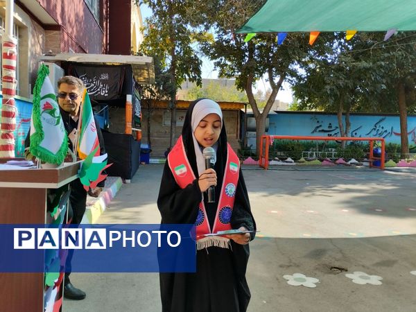 زنگ روز دانش آموز و تسخیر لانه جاسوسی دشمن در دبستان دخترانه شاهد شهید ناصری 