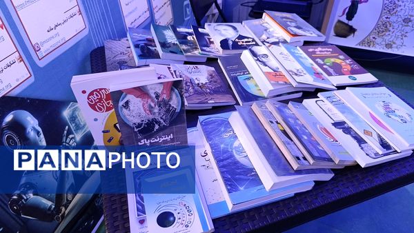 غرفه پایگاه‌های بسیج شهرستان بروجن در دومین اجلاسیه پانصد شهید شهرستان بروجن 
