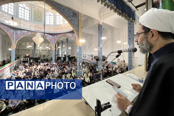 اقامه نماز جمعه در شهرستان اسلام آباد غرب 