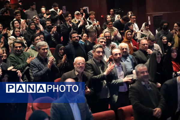 آیین تقدیر از برگزیدگان بیست و ششمین جشنواره تئاتر استان قم