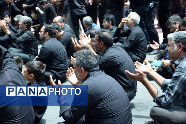 طنین صدای یا حسین(ع) با عَلَم کشی درعاشورای ۱۴۴۷