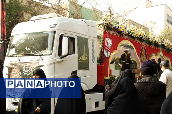 وداع باشکوه مردم با شهدای گمنام در قلب پایتخت