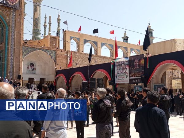 اقامه عزا و نوحه خوانی در صحن آستان مقدس حضرت سلطانعلی(ع) 