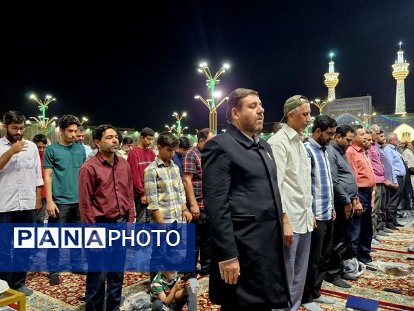 برگزاری نماز آیات در حرم امام رضا (ع) 