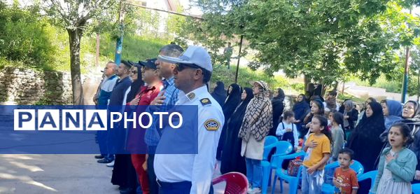 همایش پیاده‌روی خانوادگی در شازند 