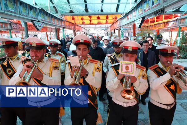 ادای احترام مسئولان قم به شهدا در هفته دولت