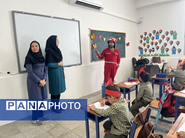 روز آتش‌نشانی در دبستان شهید تندگویان