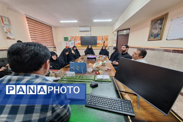 جلسه هم اندیشی بسیج و معاونت پرورشی شهرستان قدس جهت هماهنگی تابستانی  پربار دانش آموزان