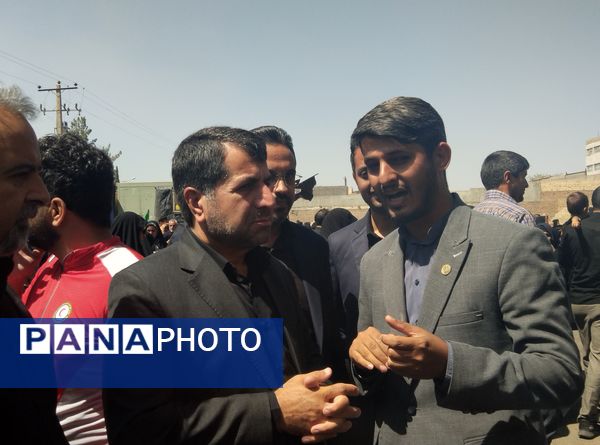خدمت‌رسانی موکب‌‌های سازمان دانش‌آموزی و اداره‌کل آموزش و پرورش خراسان جنوبی به زائران جامانده اربعین در بیرجند