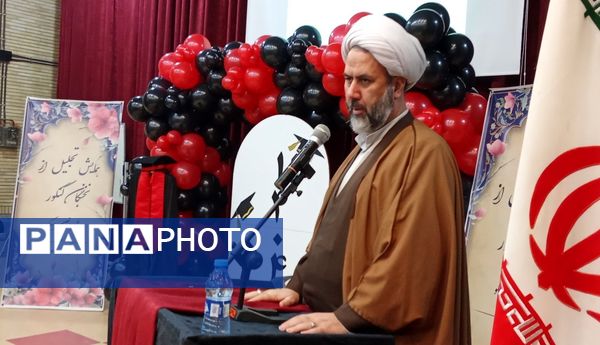  همایش تجلیل از نخبگان کنکور شهرستان اسکو 