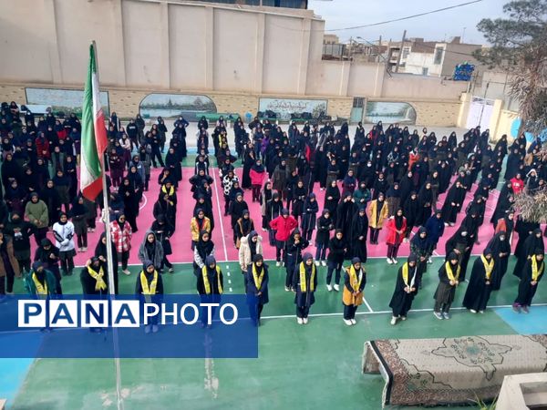 چهارشنبه متفاوت با حضور مدیر آموزش و پرورش ناحیه یک در دبیرستان عفت