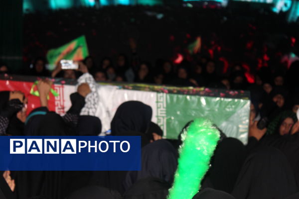 حضور پررنگ دانش‌آموزان دختر در آیین فاطمیون کرمان