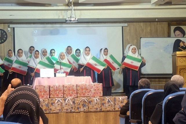 نشست صمیمی رئیس آموزش‌وپرورش قدس با انجمن‌های مدارس