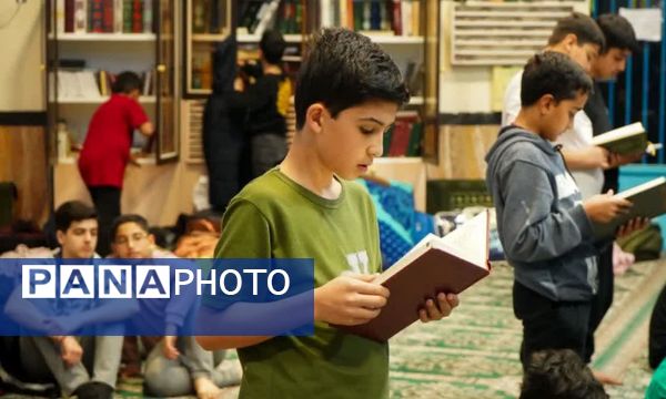 اعتکاف دانش‌آموزی در قائمشهر