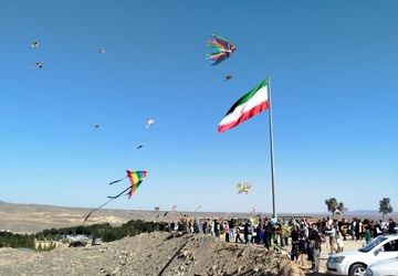 برای اولین بار جشنواره بادبادک ها در شهرستان کاشمر برگزار شد 
