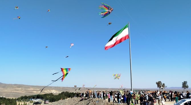 برای اولین بار جشنواره بادبادک ها در شهرستان کاشمر برگزار شد 
