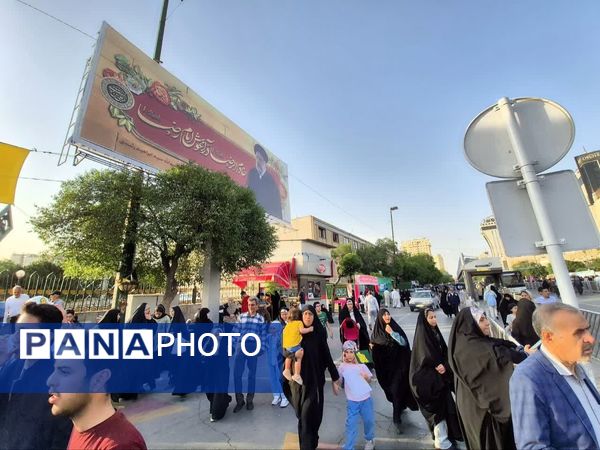  جشن بزرگ امام رضایی‌ها در مشهد مقدس