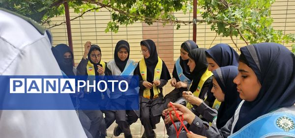 بازدید ارزیاب سازمان دانش‌آموزی کشور از فعالیت‌های مدارس تمام تشکیلاتی استان البرز 
